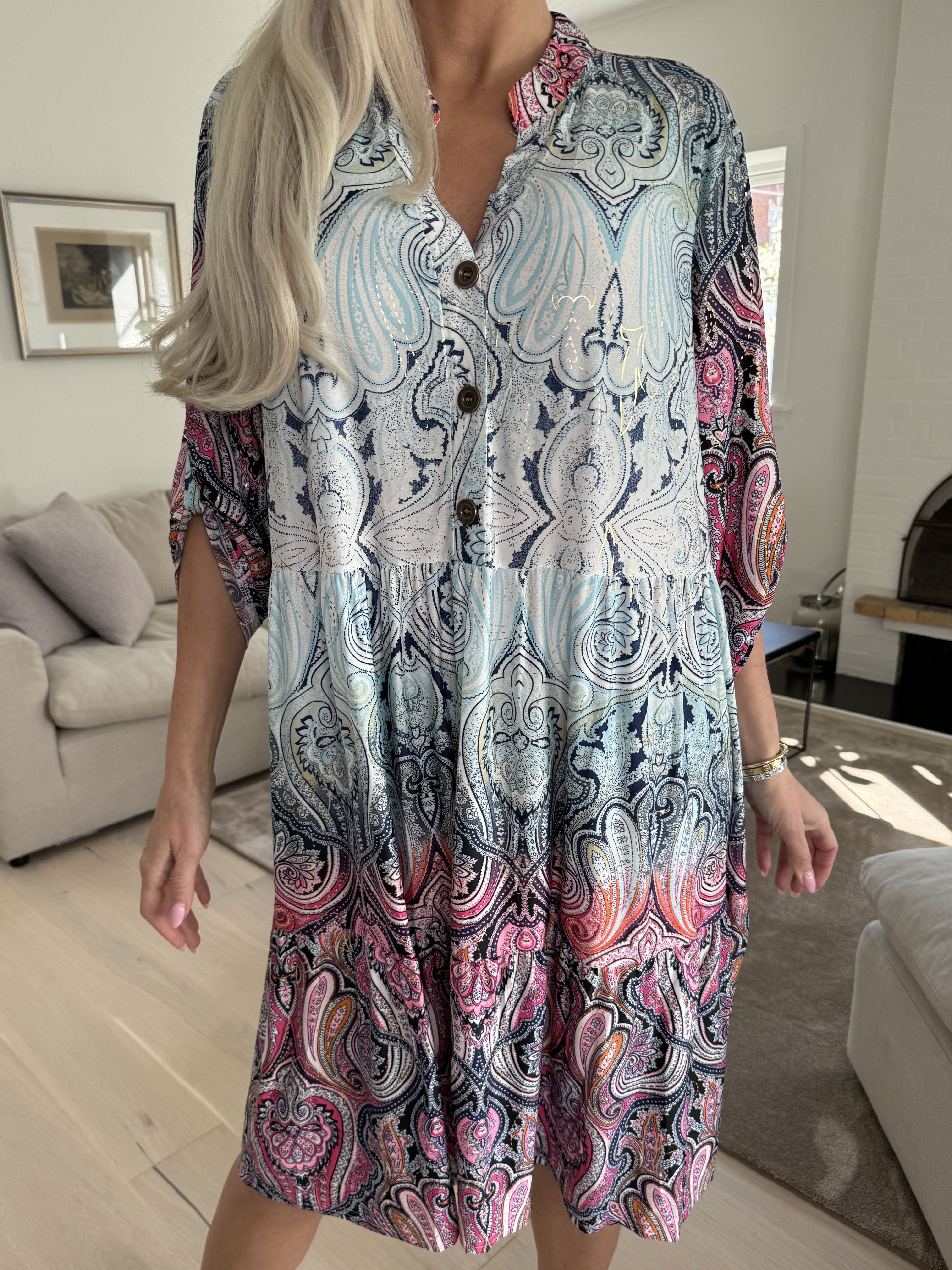 Milano Tamaria Midi - Kjole i fint print i lag på lag look